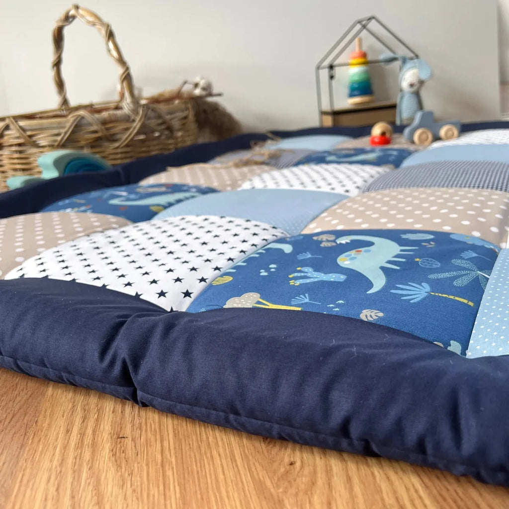 Nähpaket * Krabbeldecke* Patchwork * Dinosaurier Blau Sand-stoffwerk-siegen