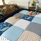 Nähpaket * Krabbeldecke* Patchwork * Dinosaurier Blau Sand-stoffwerk-siegen