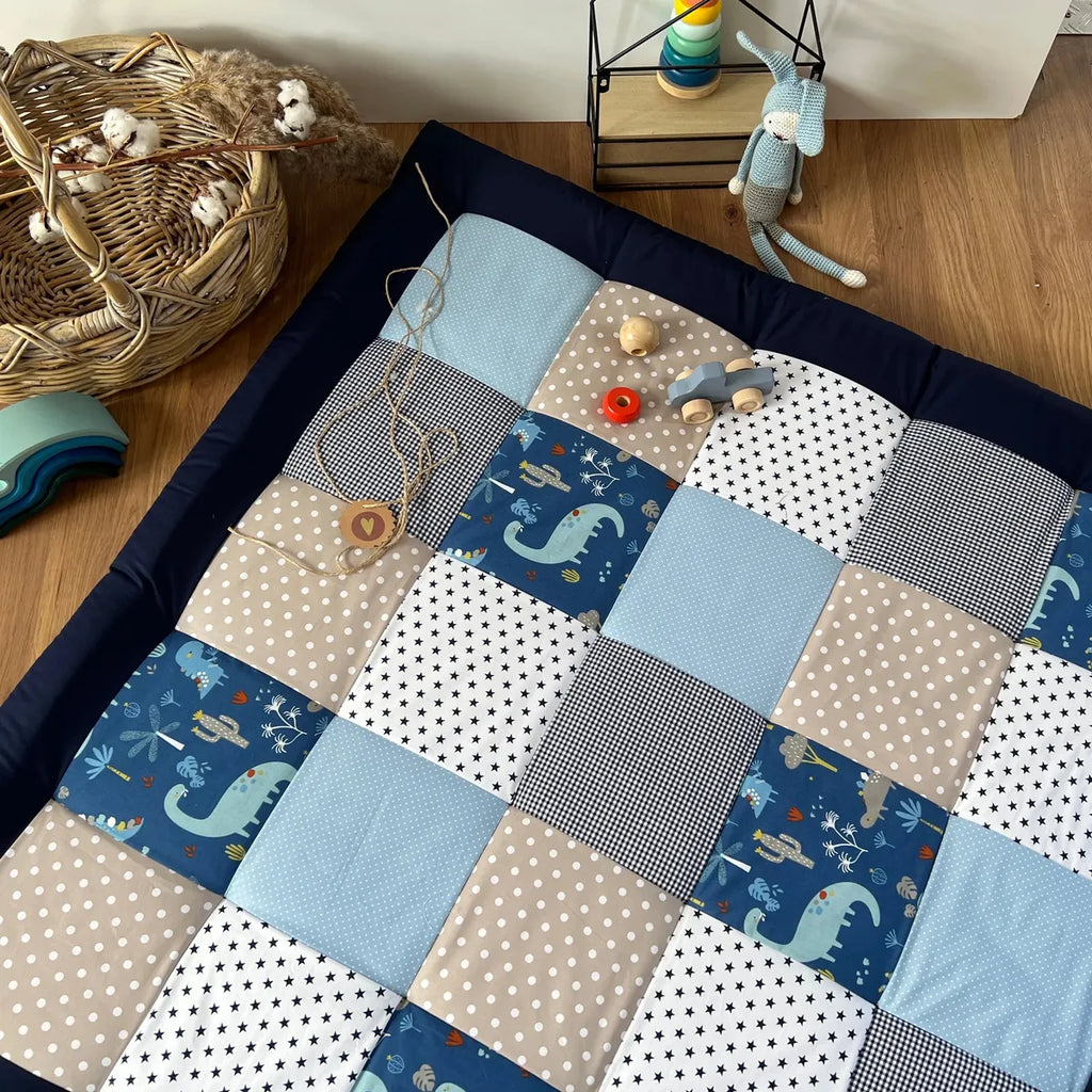 Nähpaket * Krabbeldecke* Patchwork * Dinosaurier Blau Sand-stoffwerk-siegen