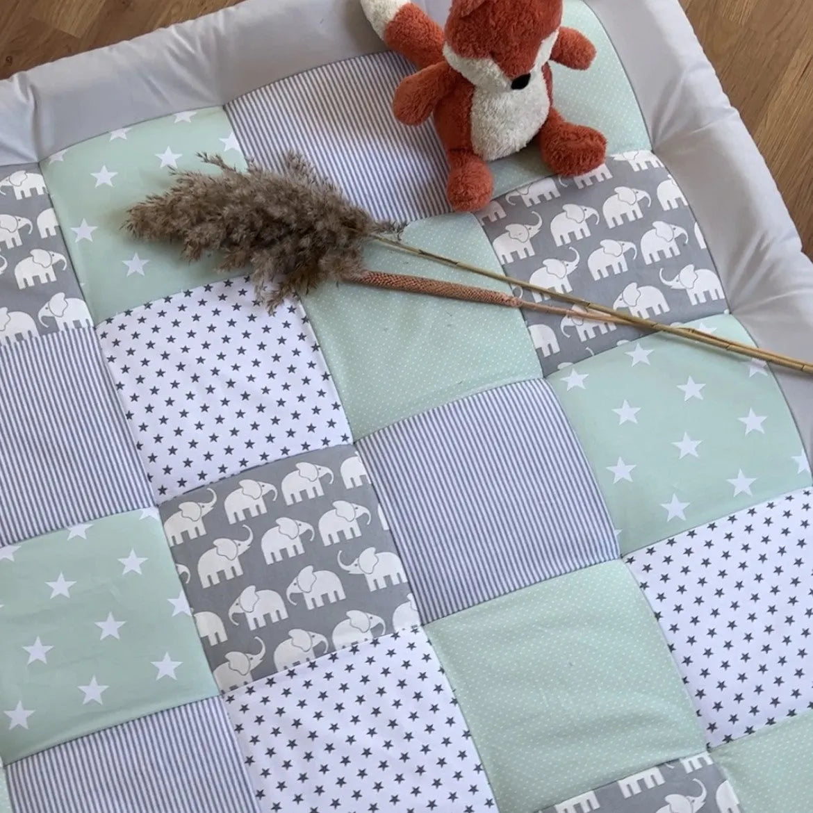 Nähpaket * Krabbeldecke* Patchwork * Elefant Mint Grau-stoffwerk-siegen